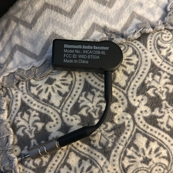 Bluetooth car audio adapter. Lightning to aux adapter. lightning dangle adapter. - Picture 2 of 10